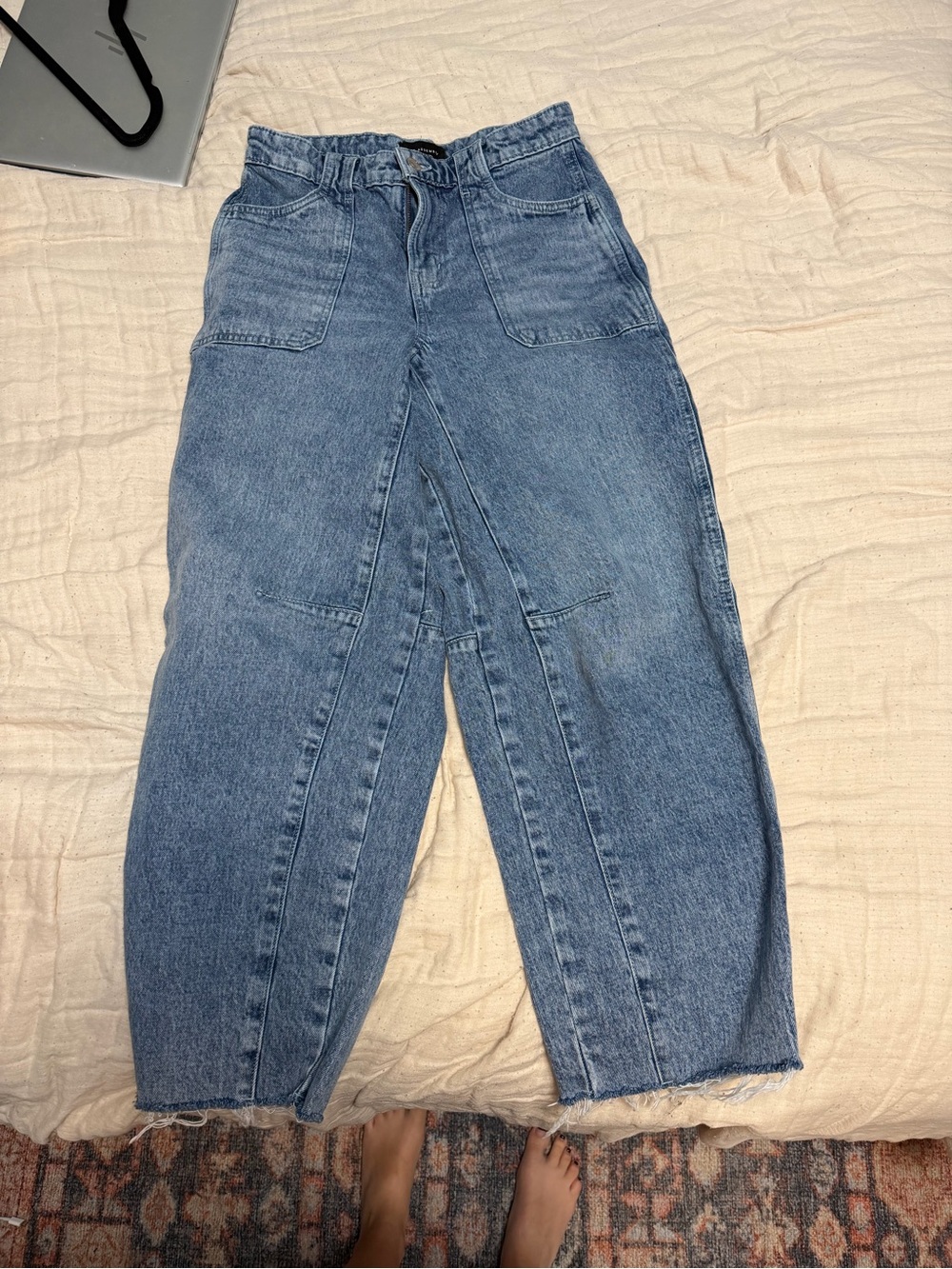 Relaxed Boyfriend Jeans in Light Blue Wash
